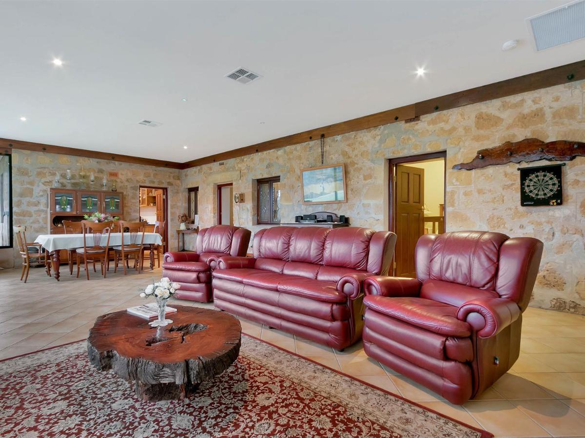 Lake Bywater Cottage Walker Flat ภายนอก รูปภาพ