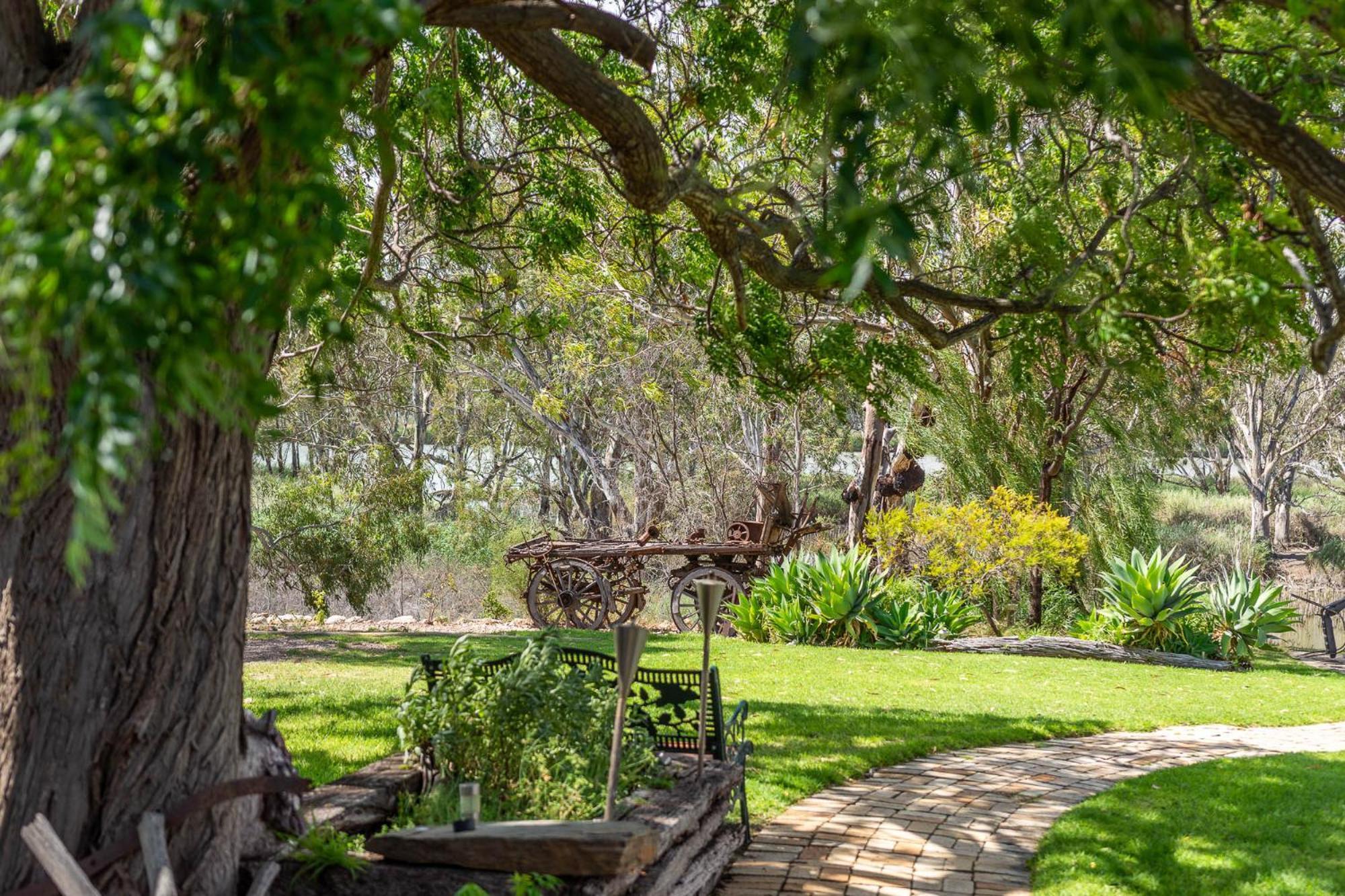 Lake Bywater Cottage Walker Flat ภายนอก รูปภาพ