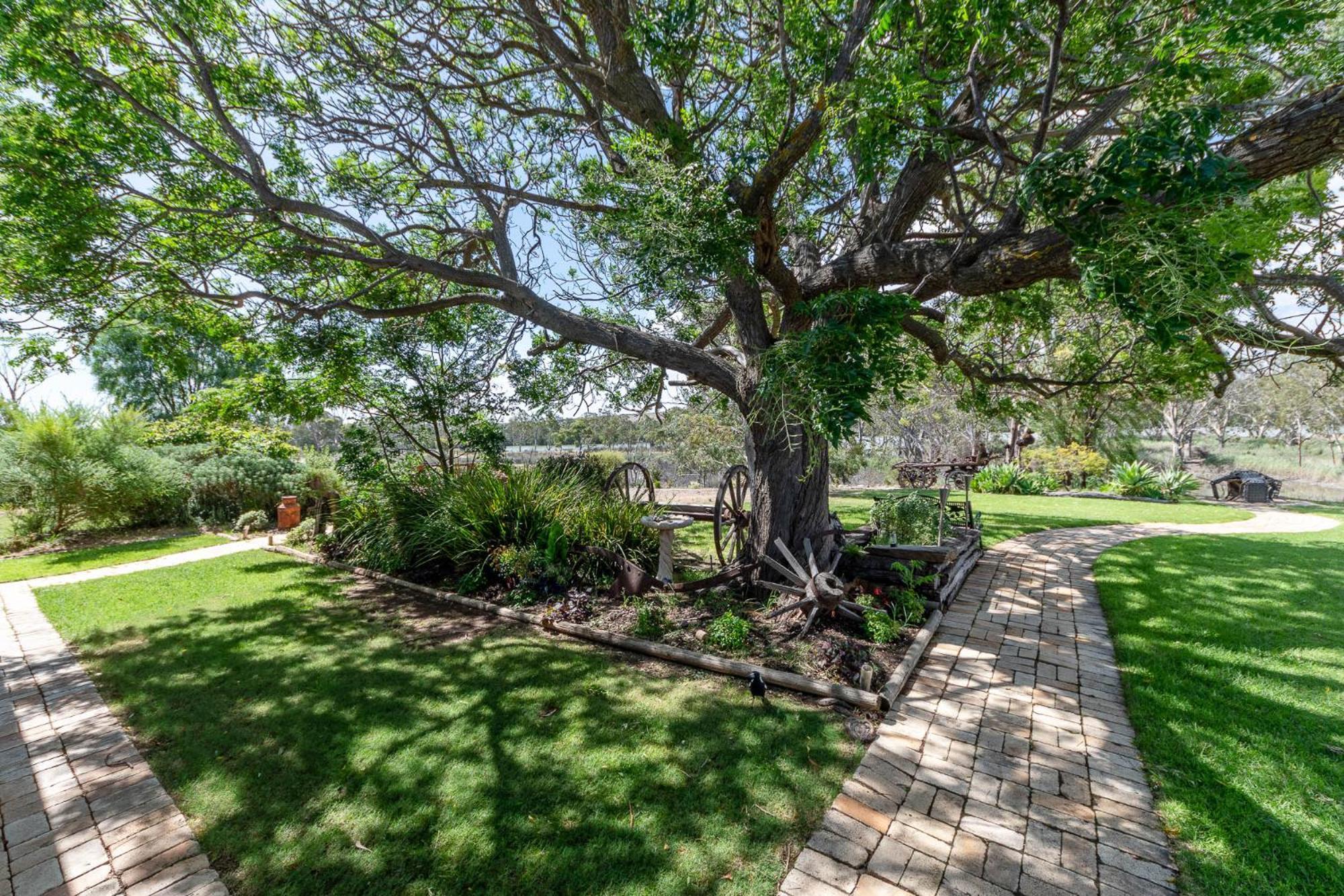 Lake Bywater Cottage Walker Flat ภายนอก รูปภาพ